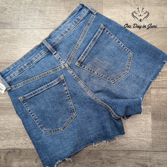 Old Navy Sky hi A Line Denim Shorts Size 6 - Picture 7 of 7